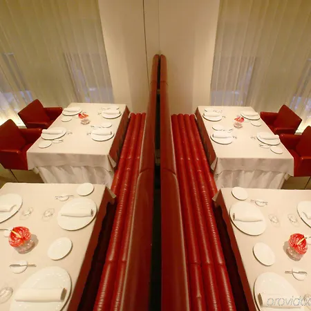 Cram Hotel