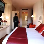 Cram Hotel