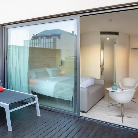 Cram Hotel