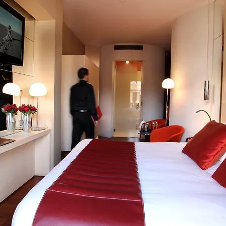 Cram Hotel