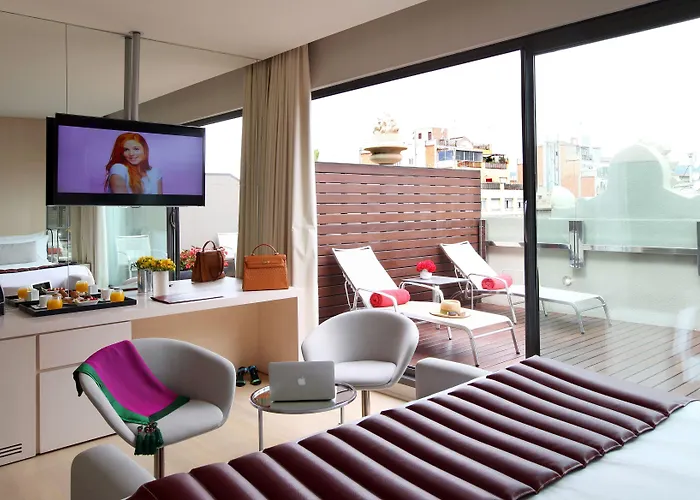 Cram Hotel