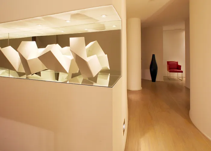 Cram 4* برشلونة